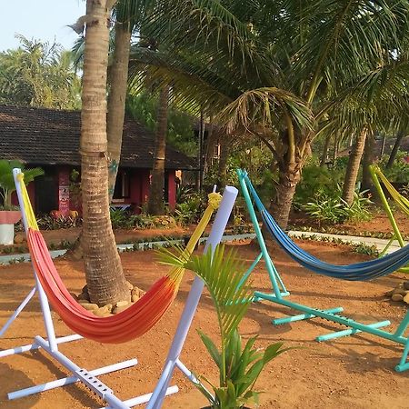 The Yuppi Hippi Hideout Hotel Anjuna Ngoại thất bức ảnh