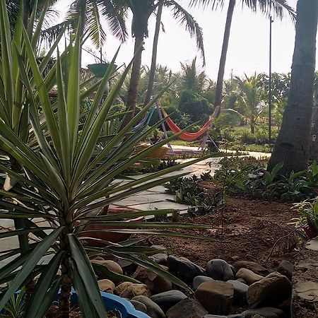 The Yuppi Hippi Hideout Hotel Anjuna Ngoại thất bức ảnh