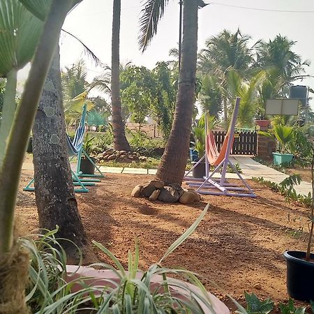 The Yuppi Hippi Hideout Hotel Anjuna Ngoại thất bức ảnh
