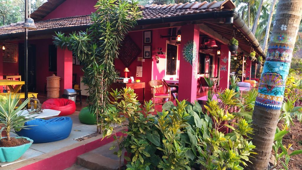 The Yuppi Hippi Hideout Hotel Anjuna Ngoại thất bức ảnh
